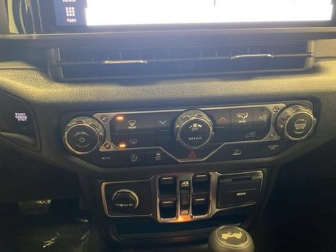 Used 2026 Jeep Wrangler Unlimited Sport AWD/4WD image 11