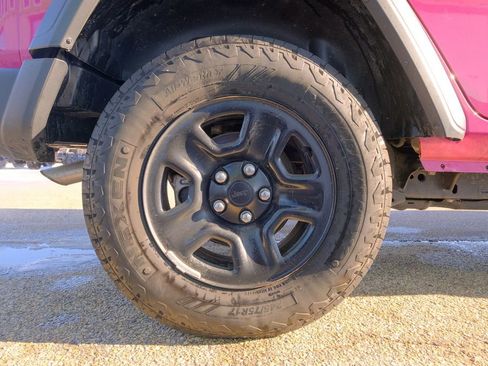 Used 2024 Jeep Wrangler Sport image 37