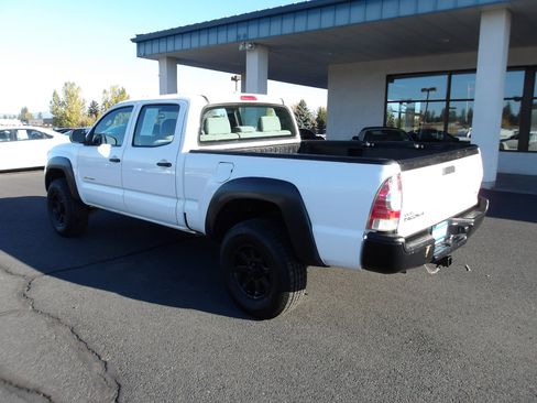 Used 2010 Toyota Tacoma 4x4 Double Cab V6 image 3
