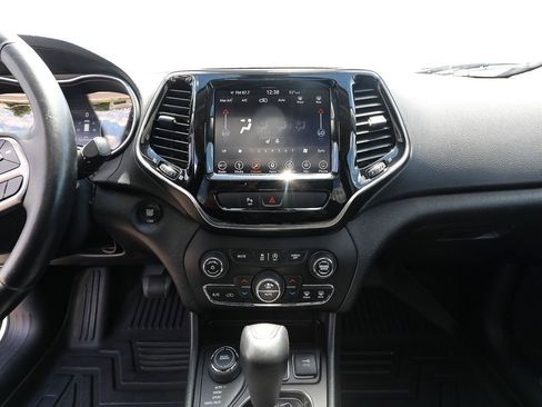Used 2019 Jeep Cherokee Limited AWD/4WD image 17