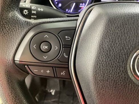 Used 2018 Toyota Camry LE image 24