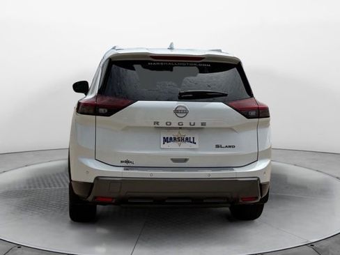 Used 2025 Nissan Rogue SL AWD/4WD image 4