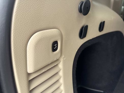 Used 2017 Jeep Grand Cherokee Limited image 12