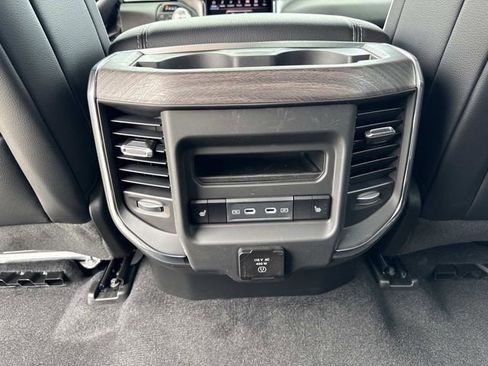 New 2026 RAM 1500 Laramie AWD/4WD image 31