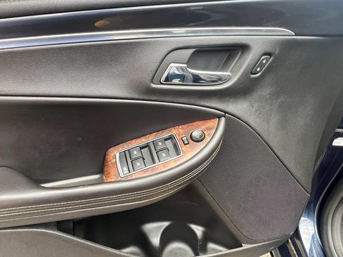 Used 2015 Chevrolet Impala LT w/ Convenience Package FWD image 10