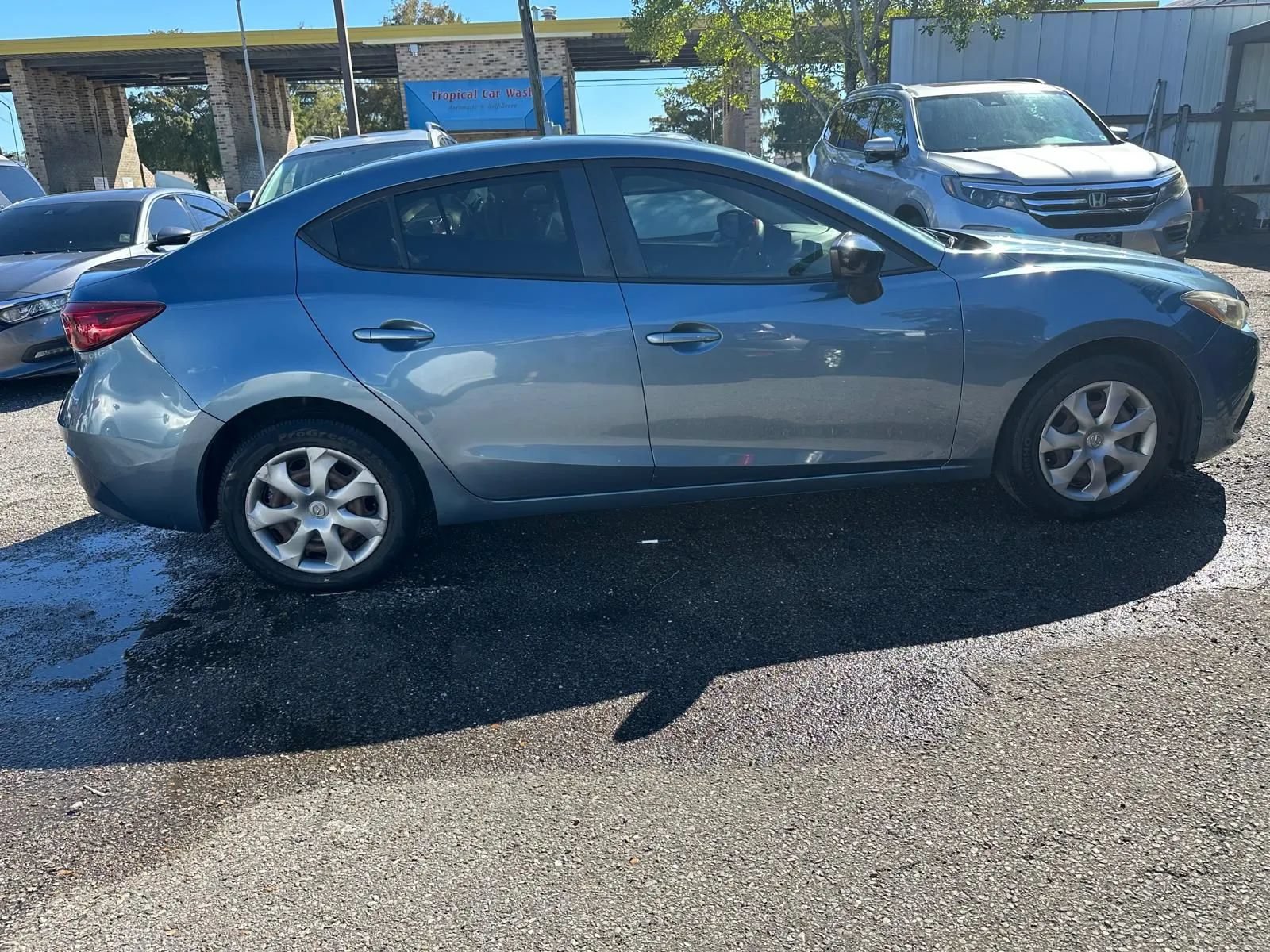 Used 2015 MAZDA MAZDA3 i SV FWD image 3