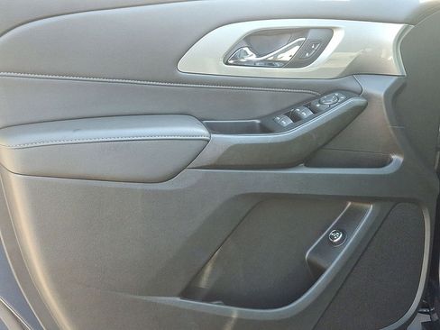Certified 2023 Chevrolet Traverse LT FWD image 10