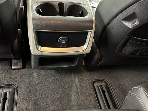 Used 2024 Kia Carnival LX FWD image 12
