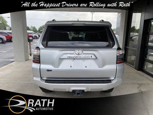 Used 2022 Toyota 4Runner SR5 AWD/4WD image 7