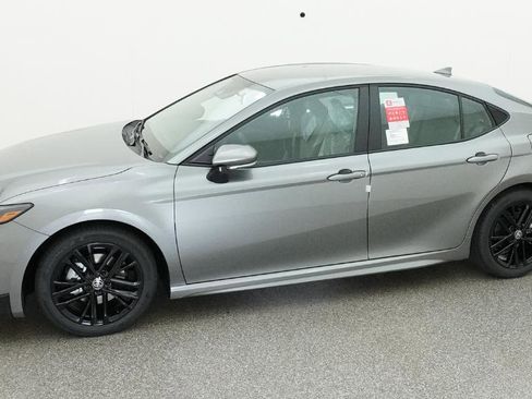 New 2026 Toyota Camry SE FWD image 5
