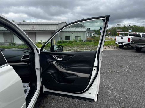 Used 2022 Subaru Forester Limited image 15