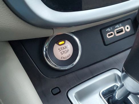 Used 2020 Nissan Murano Platinum image 13