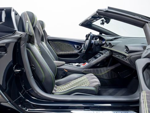 Used 2017 Lamborghini Huracan LP 610-4 AWD/4WD image 36