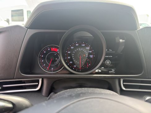 Used 2023 Hyundai Elantra SEL image 10