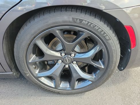 Used 2020 Chrysler 300 Touring w/ Sport Appearance Package RWD image 36