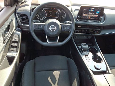 Used 2023 Nissan Rogue S AWD/4WD image 11