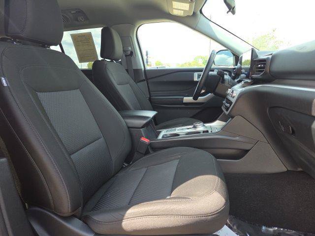 Certified 2024 Ford Explorer XLT RWD image 19