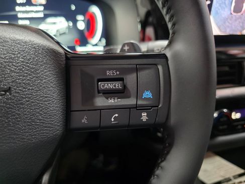 New 2026 Nissan Pathfinder Platinum image 28