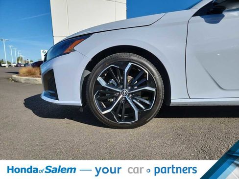 Used 2023 Nissan Altima 2.5 SR image 8