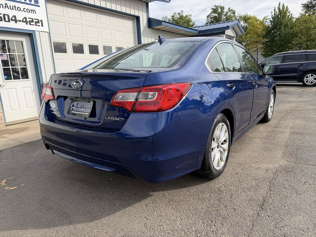 Used 2016 Subaru Legacy 2.5i Premium AWD/4WD image 3