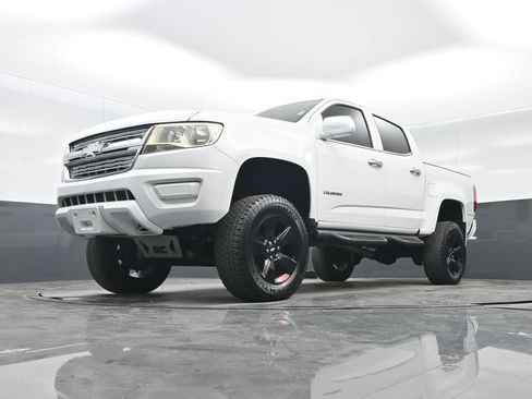Used 2020 Chevrolet Colorado LT w/ Redline Special Edition image 25