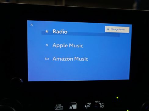 Used 2023 Toyota Highlander LE image 12