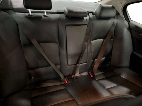 Used 2011 BMW 528i Sedan RWD image 16