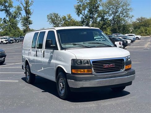 Used 2022 GMC Savana 2500 w/ Driver Convenience Package image 2