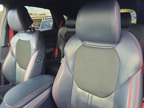 Used 2022 Genesis GV70 2.5T w/ Sport Prestige Package image 25