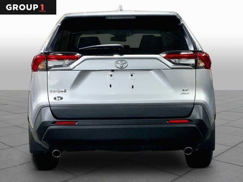 Used 2023 Toyota RAV4 LE AWD/4WD image 5