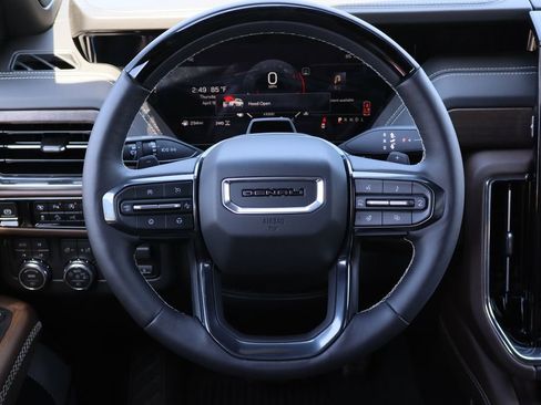 Certified 2026 GMC Yukon Denali Ultimate w/ LPO, Illumination Package image 13