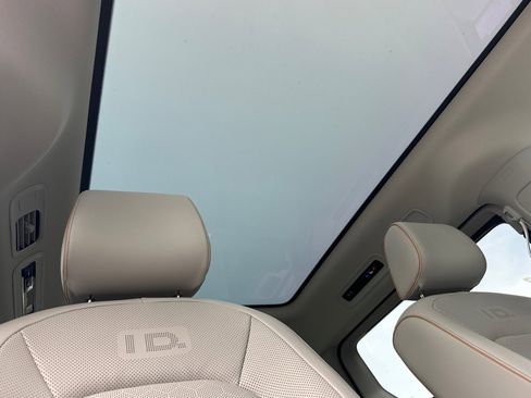 New 2025 Volkswagen ID. Buzz 1st Edition image 16