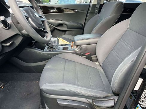 Used 2019 Kia Sorento L FWD image 5