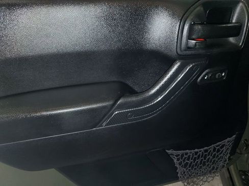 Used 2015 Jeep Wrangler Unlimited Sport w/ Quick Order Package 24S AWD/4WD image 12