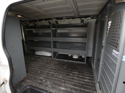 Used 2014 Chevrolet Express 1500 image 12