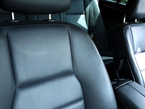 Used 2014 Mercedes-Benz C 250 Sedan image 17