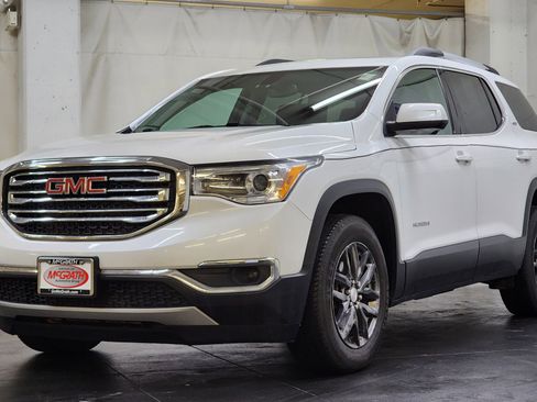 Used 2019 GMC Acadia SLT image 11