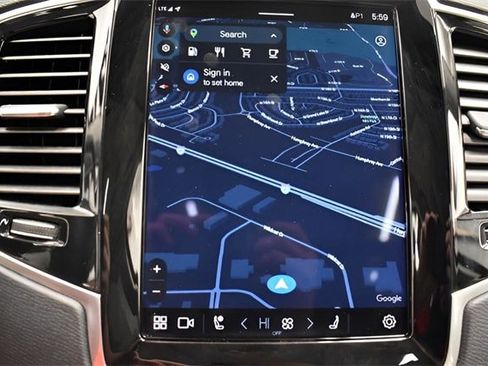 Used 2024 Volvo XC90 B6 Plus image 30