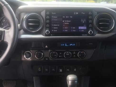 Used 2023 Toyota Tacoma TRD Sport w/ Technology Package AWD/4WD image 13
