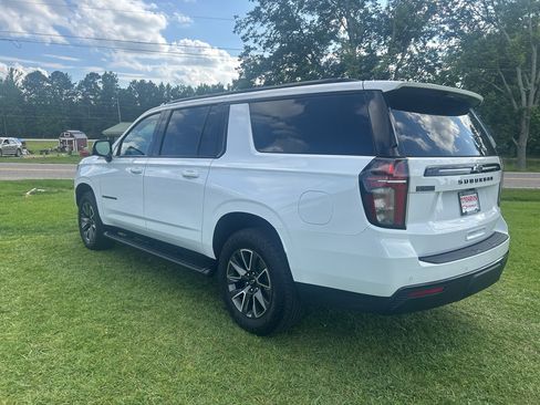 Used 2024 Chevrolet Suburban Z71 w/ Luxury Package AWD/4WD image 12