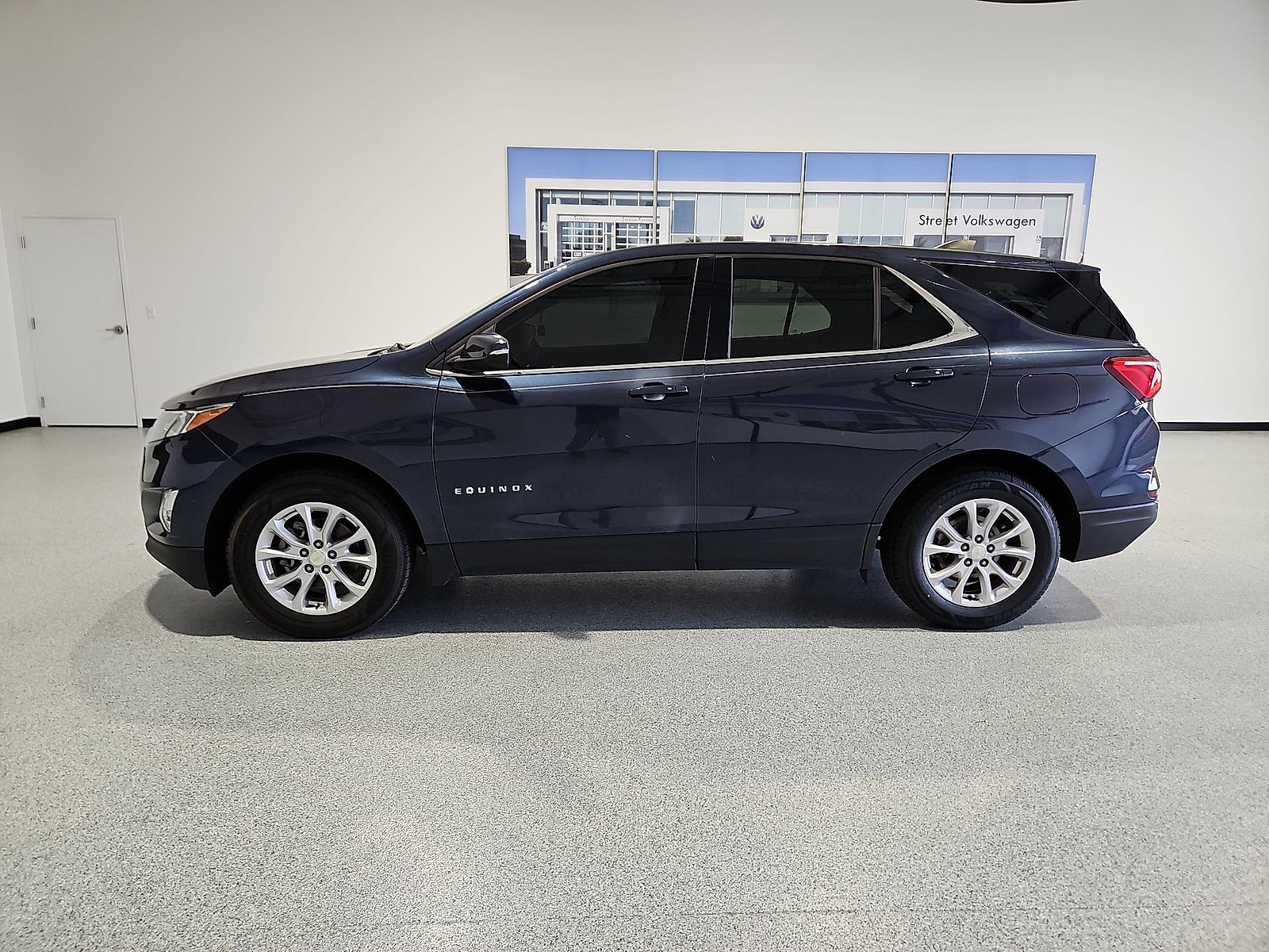 Used 2019 Chevrolet Equinox LT FWD image 5