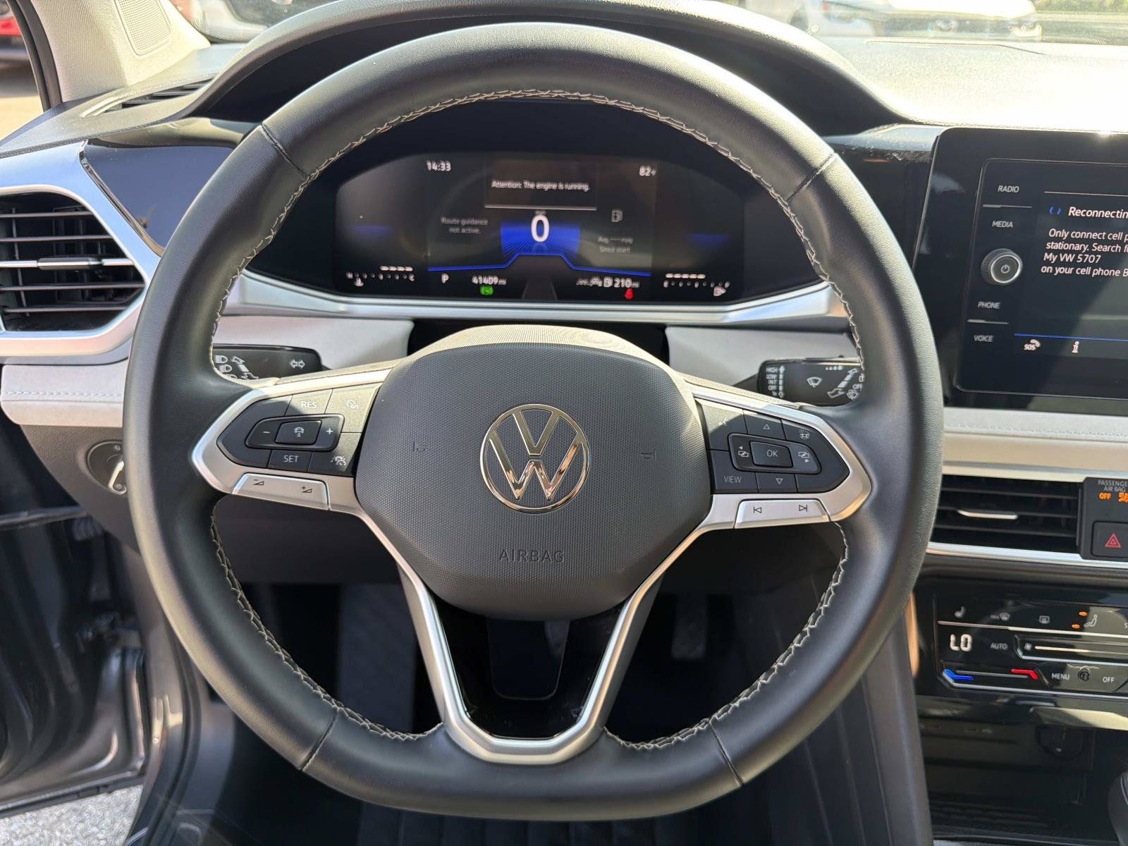 Used 2025 Volkswagen Taos SE FWD image 8