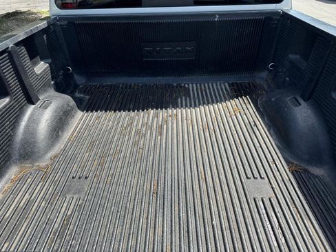 Used 2019 Nissan Titan SV image 18