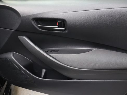 Used 2022 Toyota Corolla LE FWD image 11
