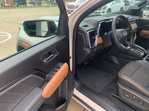 New 2026 GMC Canyon AT4 AWD/4WD image 9