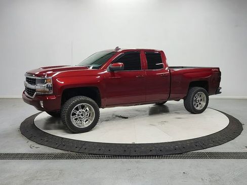 Used 2017 Chevrolet Silverado 1500 LT w/ All Star Edition AWD/4WD image 3
