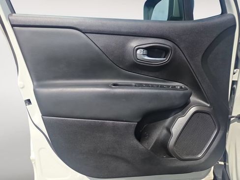 Used 2019 Jeep Renegade Limited w/ Safety and Security Group AWD/4WD image 16