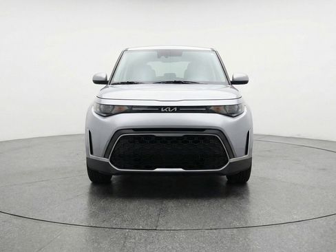 Used 2025 Kia Soul LX w/ LX Technology Package image 2