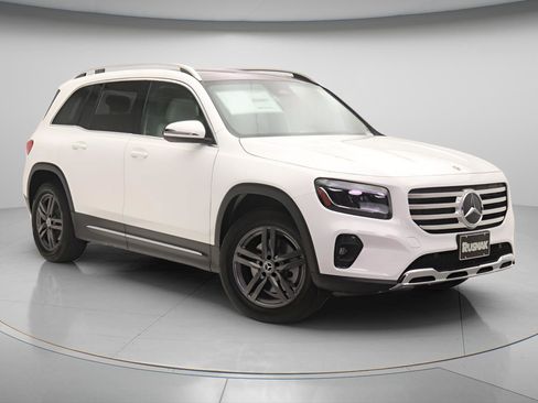 New 2026 Mercedes-Benz GLB 250 image 1