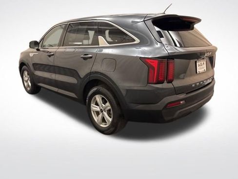 Used 2022 Kia Sorento LX FWD image 4